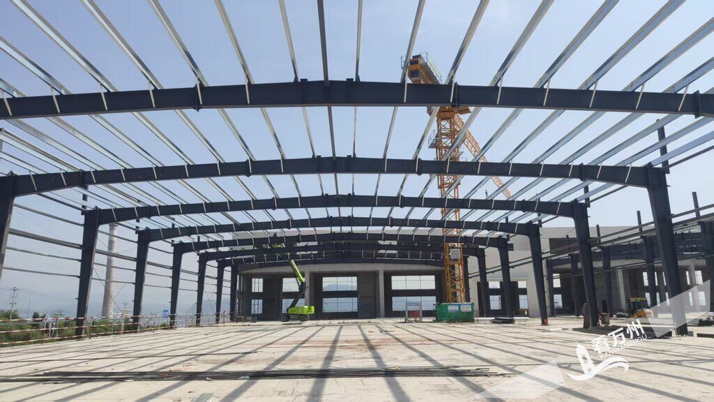  年产100万套汽车行李架零配件项目全速推进 已完成土建工程量90%，预计今年8月全面完工