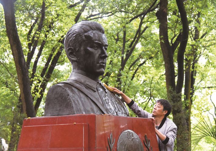  碧血长空铸英魂 青山无言守忠骨  ——追记在万州英勇牺牲的援华抗日英雄库里申科