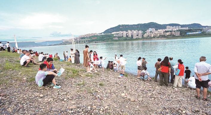  万州区开展防溺水主题宣传活动  “线上＋线下”双轨联动 提升市民安全意识