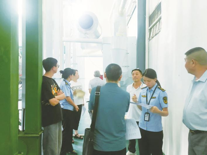 万州打出夏粮监管“组合拳” 全力护好群众“盘中餐”