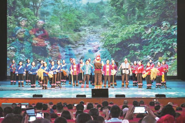  丰收节里听乡音  ——2025中国农民丰收节村歌大赛西部大区赛在万州举行