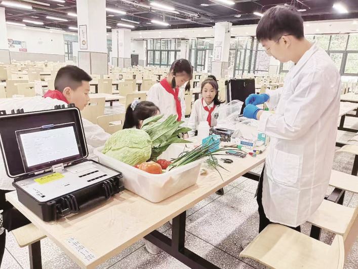  万州启动食品安全快检专项行动  从源头上“阻击”不合格食品