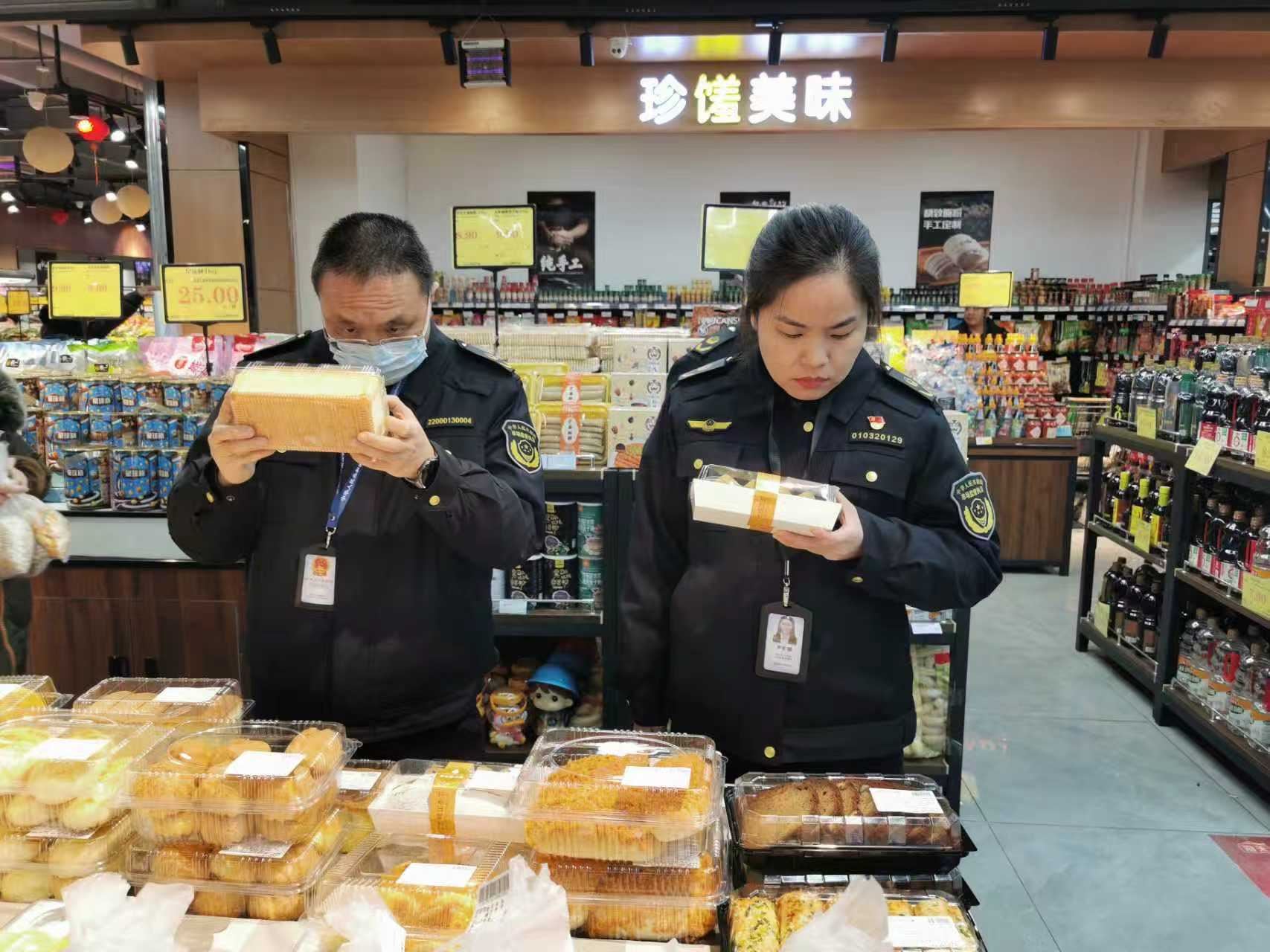  万州以全链条治理筑牢“舌尖安全”防线 织密食安“防护网” 守护群众“盘中餐”