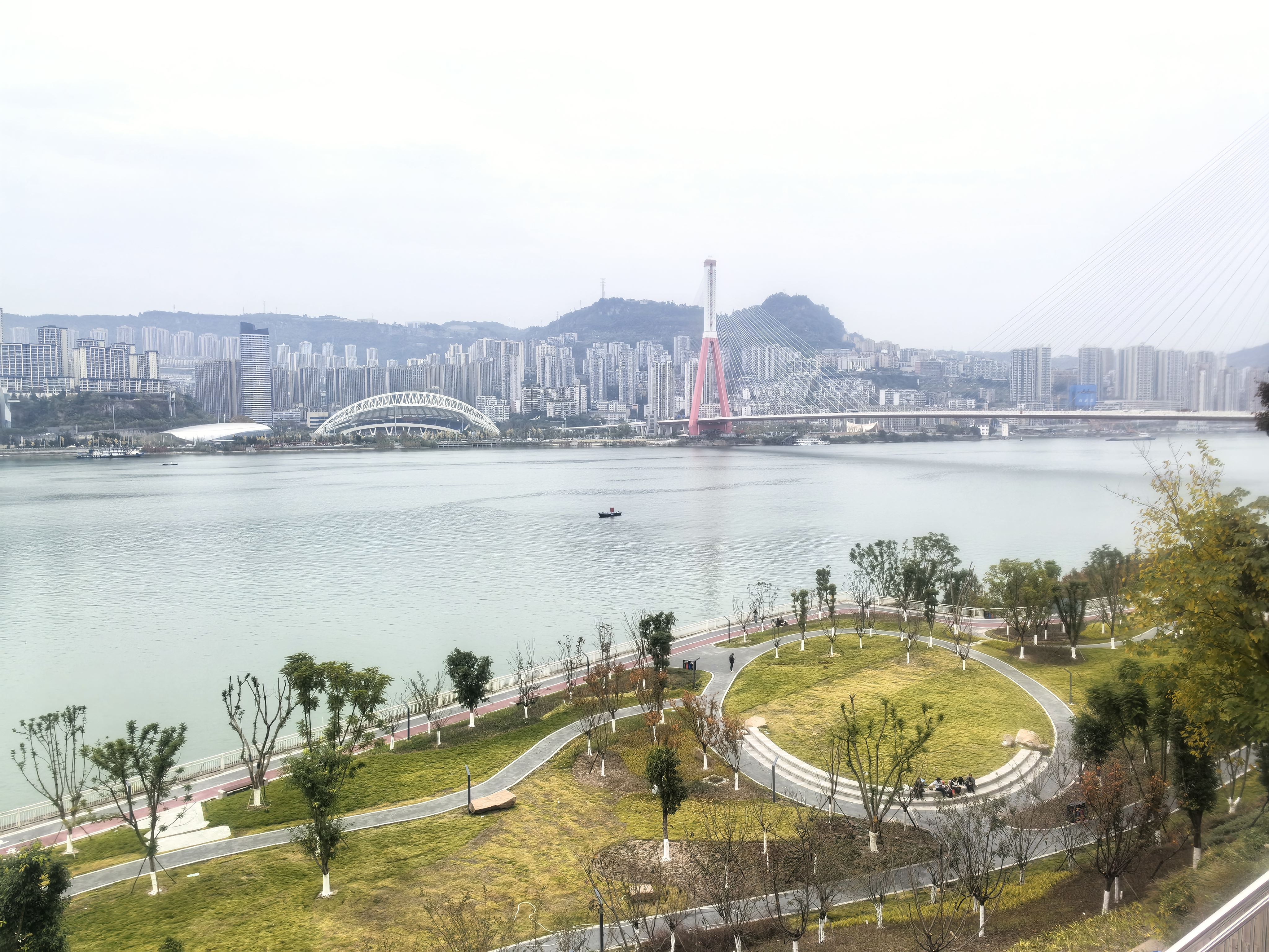   旧城墙至渡改桥段岸线生态修复工程开始收尾 万州长江南岸再添亲水绿廊