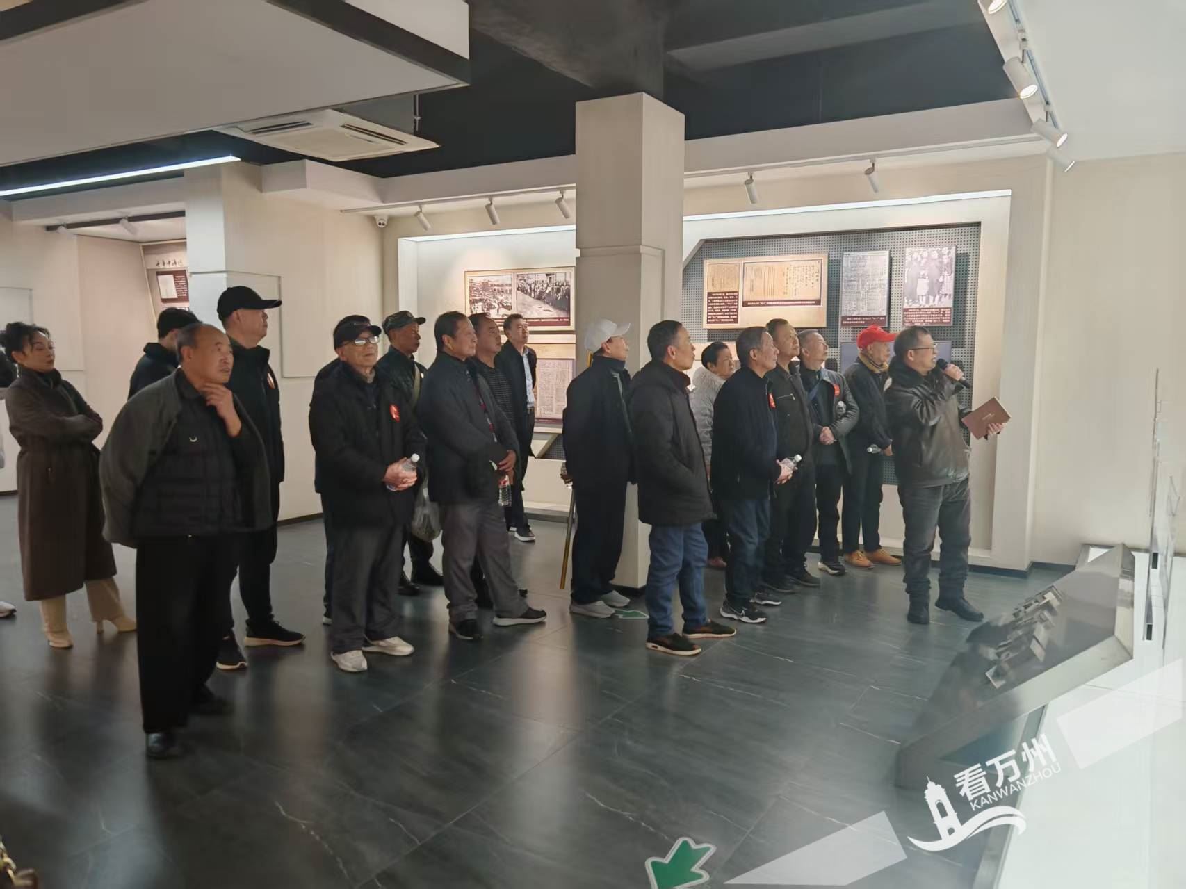  用好红色资源  赓续精神血脉 区委老干局开办老干部文化大讲堂