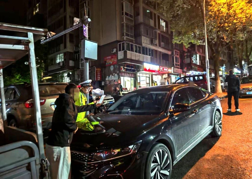  万州全面打响高层建筑消防车通道综合整治攻坚战筑牢生命安全防线