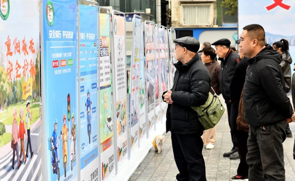  万州常态化多形式开展交通安全宣传 文明交通绿色出行 文明之花一路绽放
