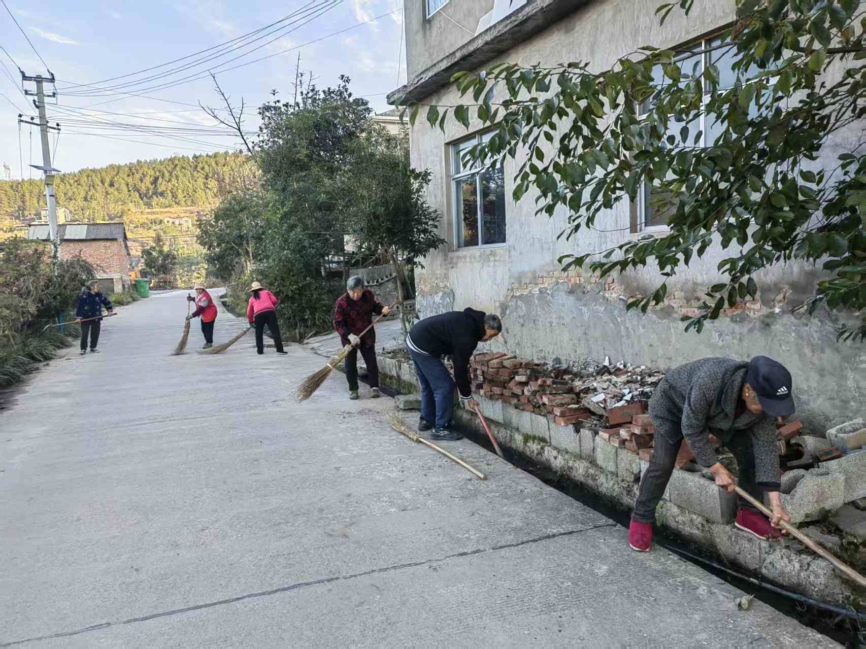 巧用“小资金” 管好“大路网” 罗田镇探索山区农村公路高质量管护新路径