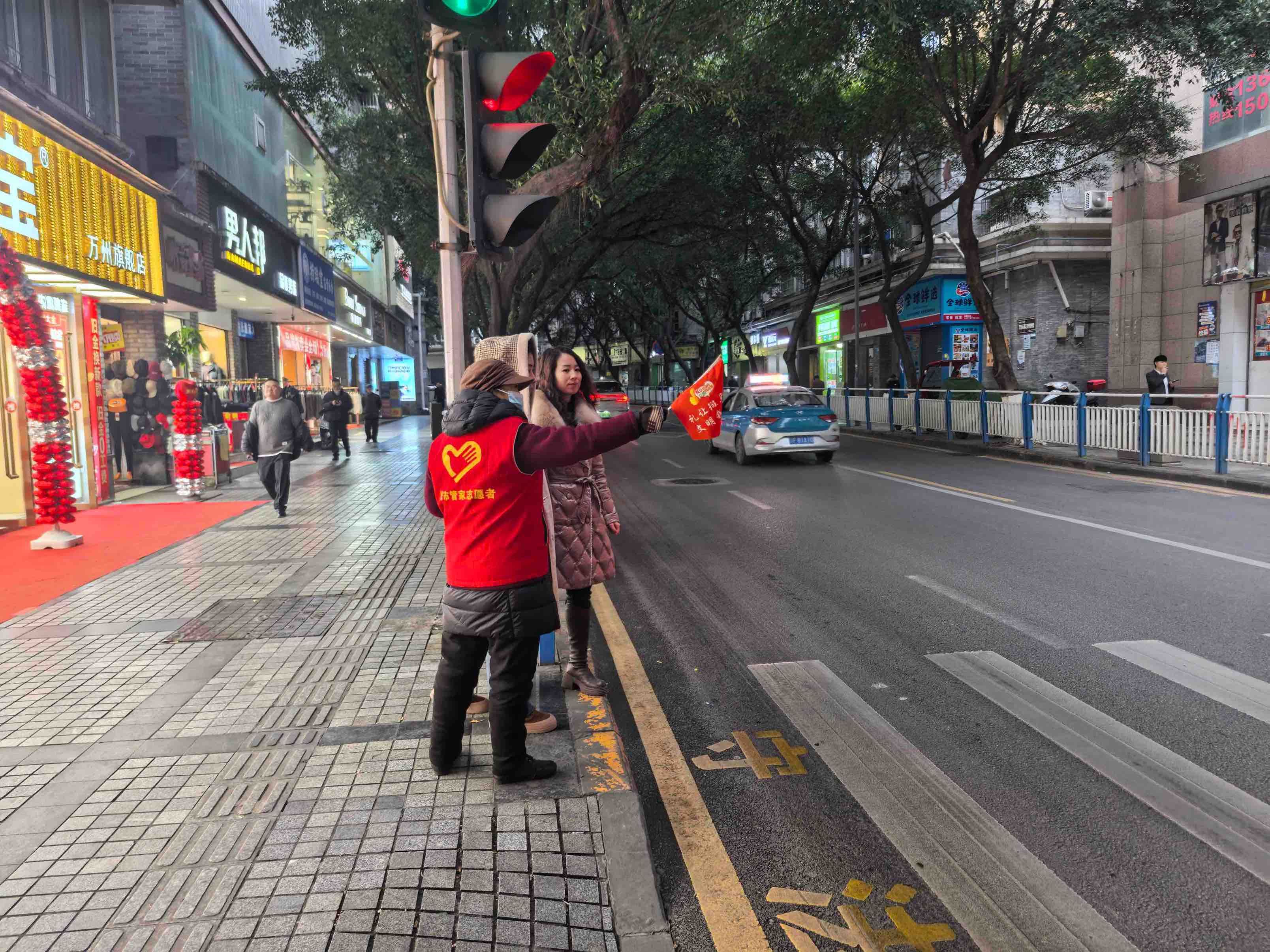  文明新风拂面来 万州街巷焕新颜