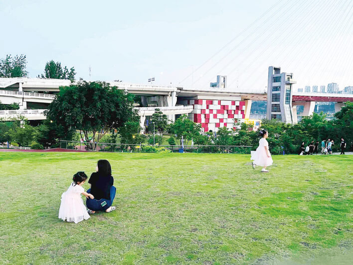 万州:樱花渡公园 每一帧都是生活的诗行