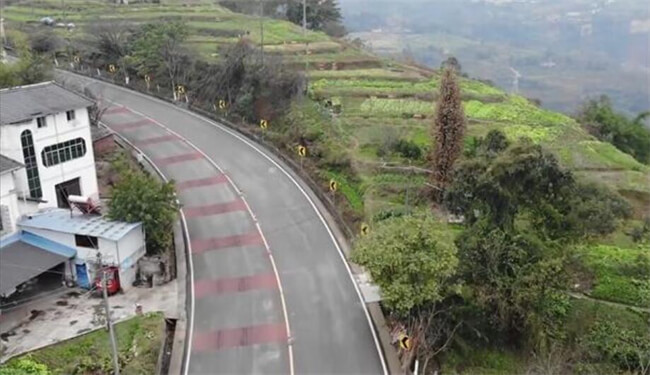 万州:348国道交通安全设施提档升级