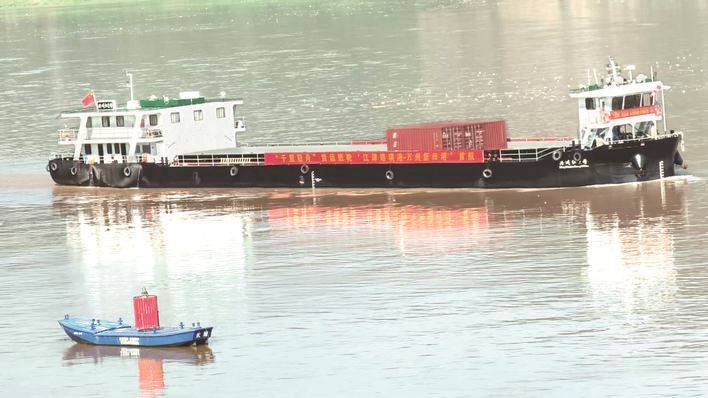 船舶运力稳增提质 水运经济平稳增长 今年上半年，全区水路运输累计完成货运量2015万吨，同比增长2.4%