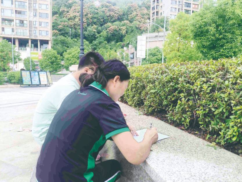 居民投诉广场舞噪音扰民 社区安装“控音神器”解忧