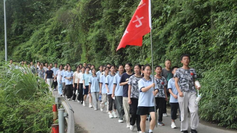  南京中学与白羊中心小学携手共育时代新人  "五育融合"实践基地开启沉浸式成长课堂